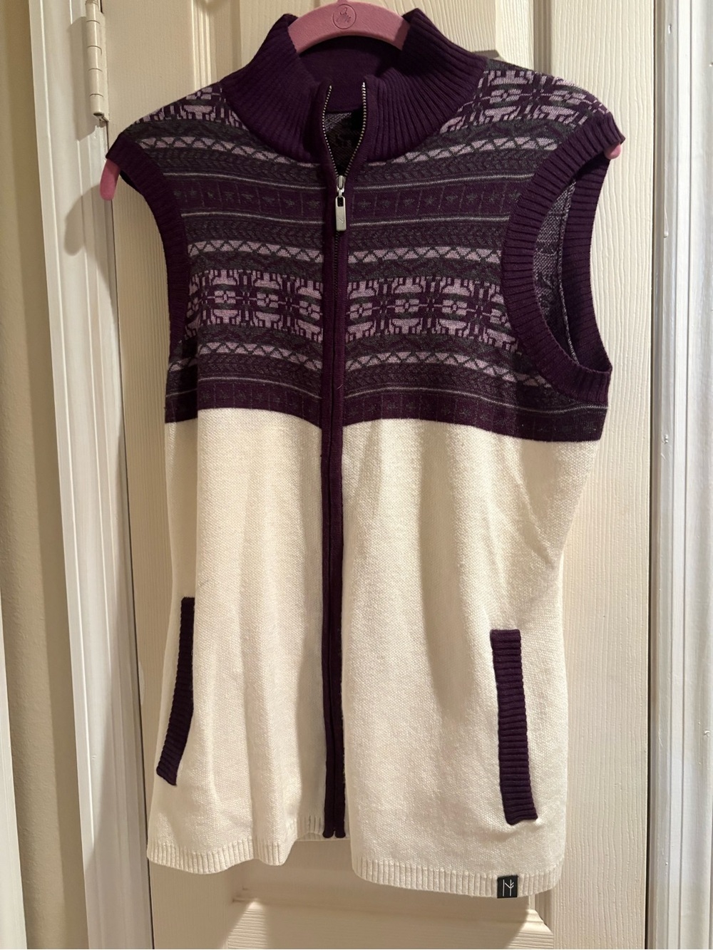 Sleeveless Zip-Front Knit Vest in Purple and Cream Size L Wool Blend